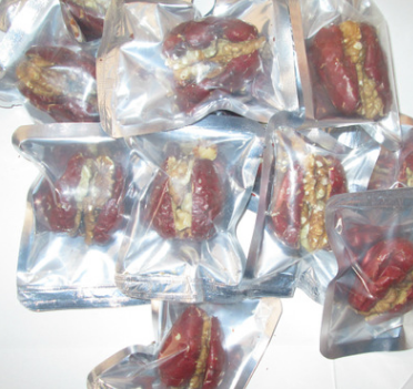 枣夹核桃 好吃美味有营养 都是选用做好的枣和核桃加工的图3