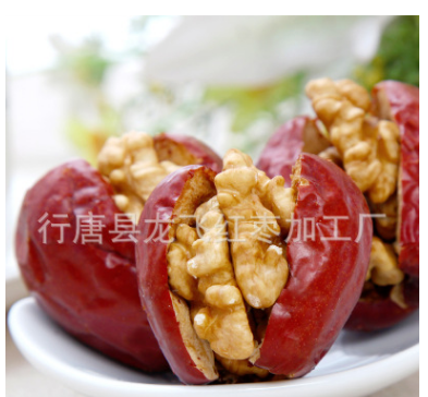 枣夹核桃 好吃美味有营养 都是选用做好的枣和核桃加工的图2