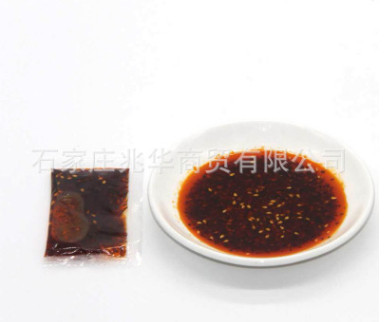 飘牌瓶装辣椒油2.5kg餐馆用调味辣椒油 外卖凉拌菜水饺配料辣椒油图2