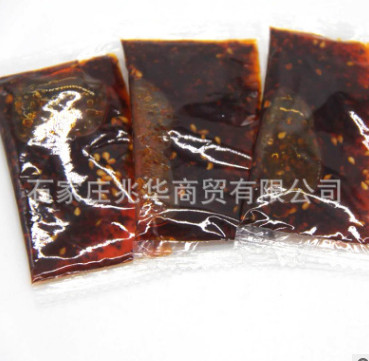 飘牌瓶装辣椒油2.5kg餐馆用调味辣椒油 外卖凉拌菜水饺配料辣椒油图3