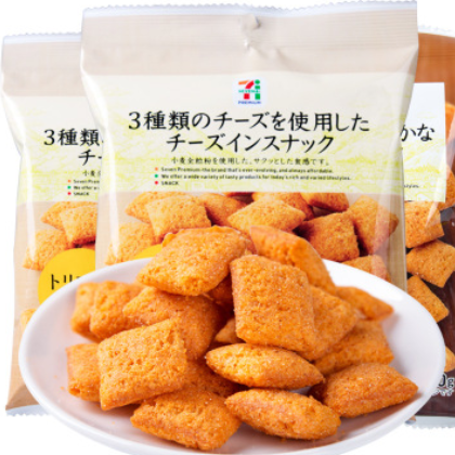 【12袋包邮】小红书推荐日本膨化零食711限定三层芝士夹心脆图1